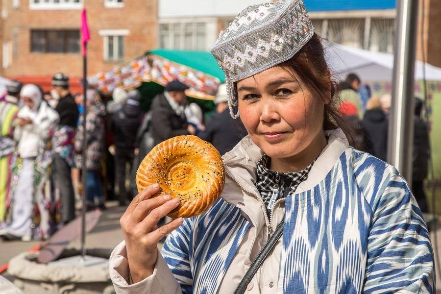 At least take a couple of delicious Uzbek tortillas home, if you are not a sweet tooth