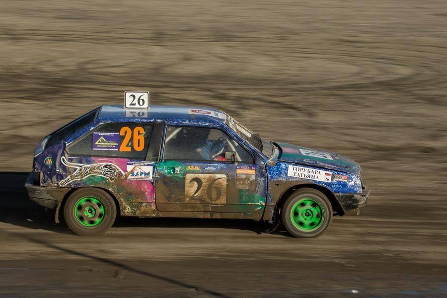 The races on Motorist’s Day conclude in a bright and spectacular fashion
