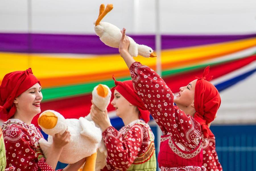 The dance tells its own story: one little gosling just can’t seem to grow up