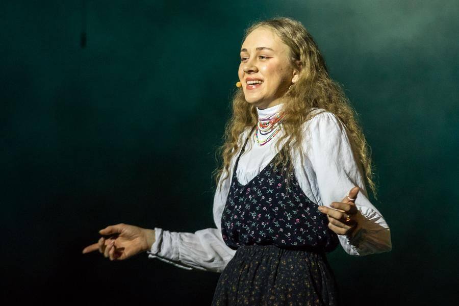 On stage — Ulyana Karlova (Moscow) with a spirited song from the Arkhangelsk Region