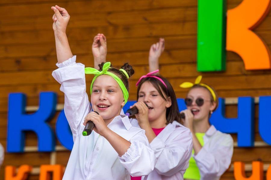 More bright performers — the “Sonorous Voices” vocal studio