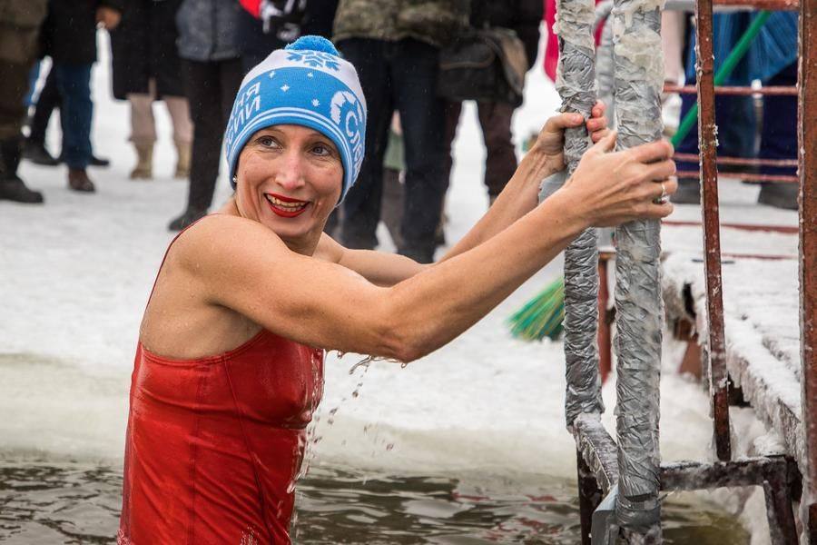 If you enjoy the first sensations, the allure of ice swimming will stay with you forever