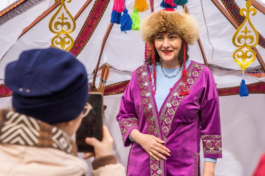 Some national costumes can be tried on…
