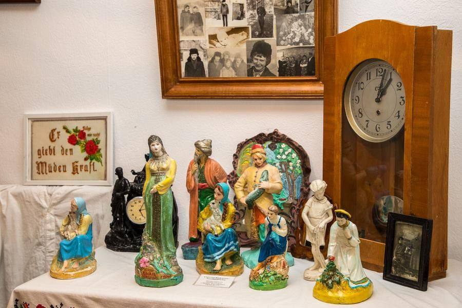 Figurines of Russian fairy‑tale characters and Pavel Bazhov’s tales mark the typical 1950s–60s Soviet homely vibe