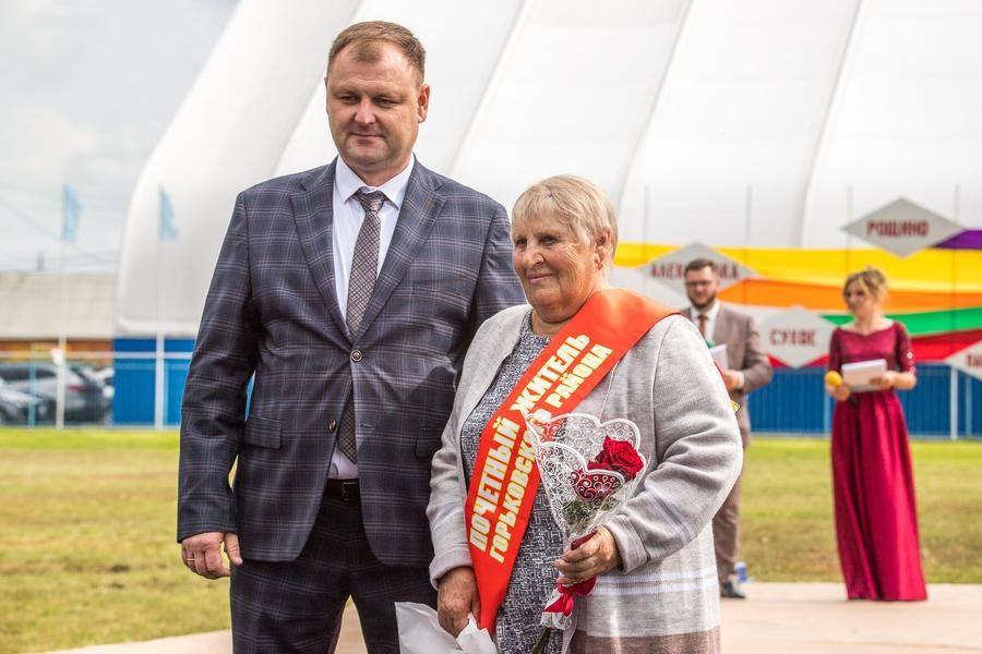 Today, this title is awarded to Valentina Gushchanskaya (Krasnopolyansky Kindergarten)