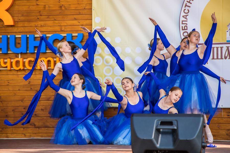 Next up is the “Grace” dance ensemble (Russko-Polyansky District)