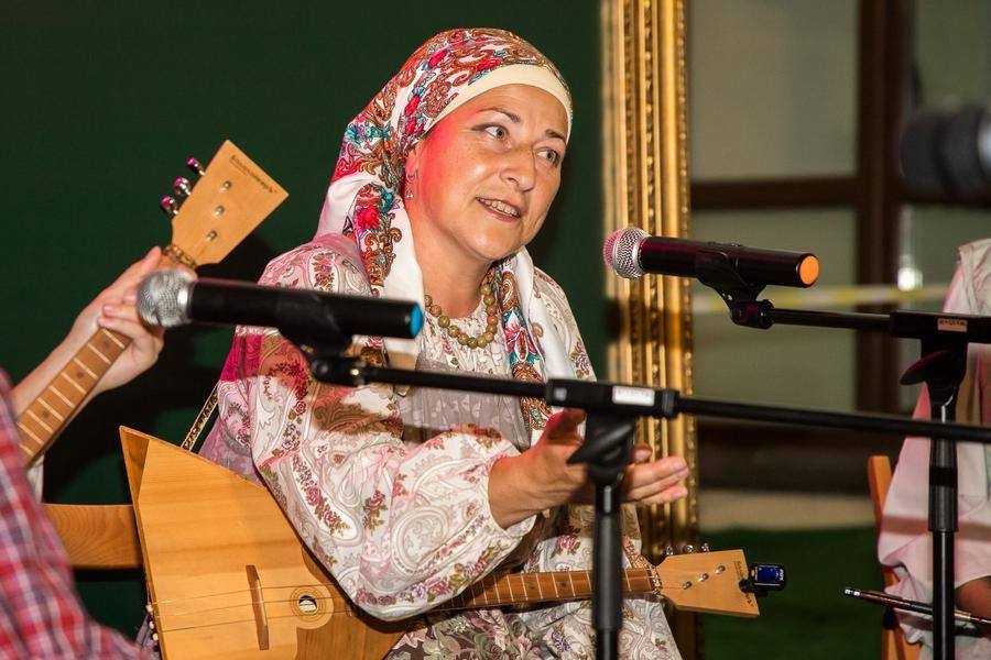 Meanwhile, the “Meadow Tales” concert includes not only songs but also catchy rhymes and quips