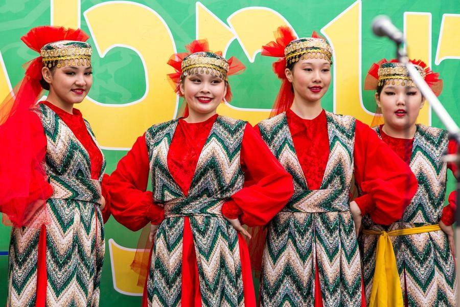It is performed by “Azhar” choreographic group