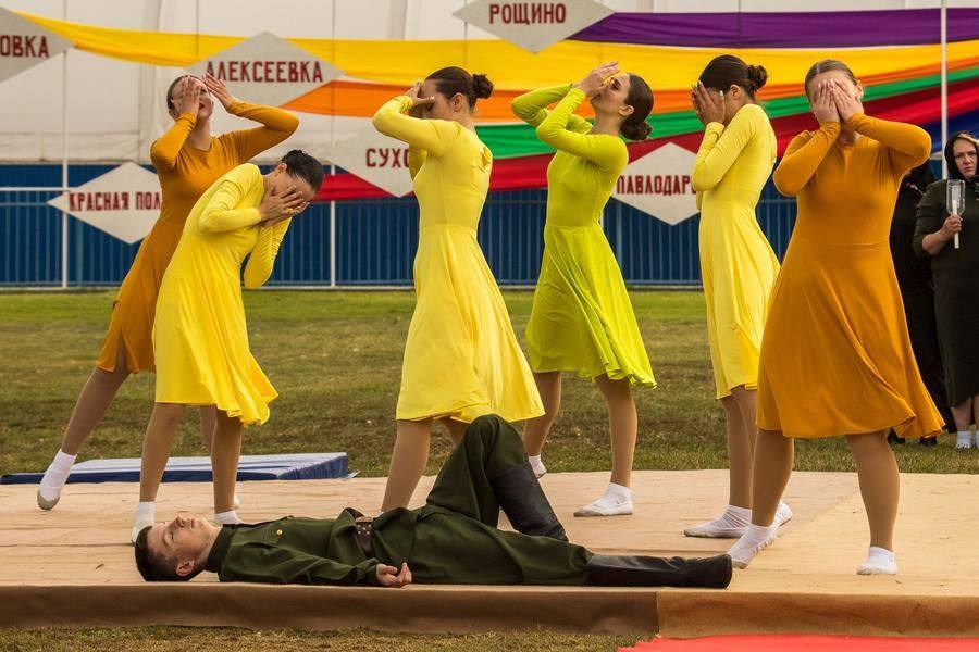 The performance holds space for both painful sorrow and gentle, bittersweet sadness