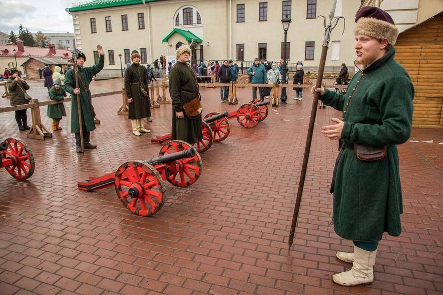 A particularly complex branch of martial craft is artillery operation