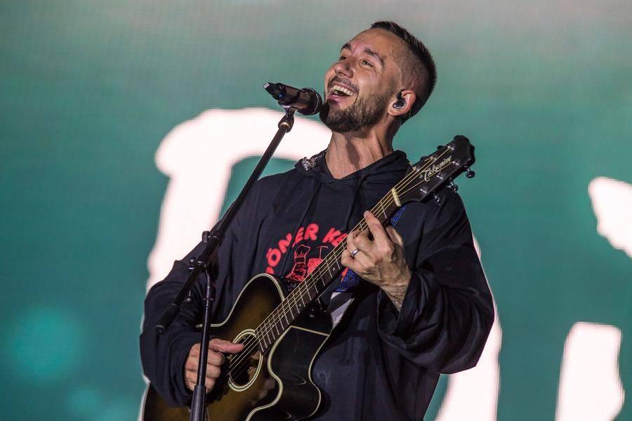 Sergey rarely picks up a guitar on stage, though he masters the instrument flawlessly