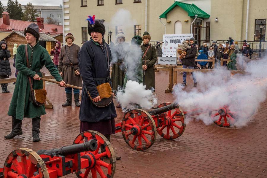 The demonstration of preparing for a shot ends with a spectacular discharge