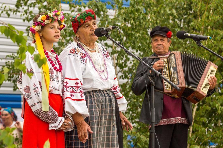 A song in Ukrainian rings out