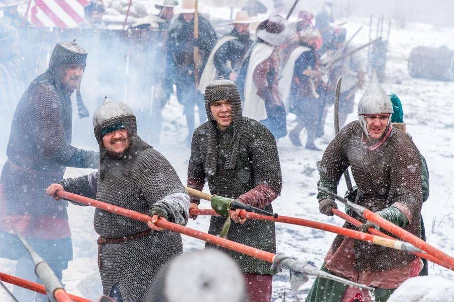 We know that in the finale, Russians “pressed upon the Hetman’s camp with all their might”