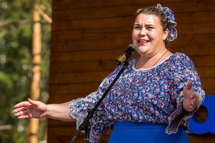 And once again, a song: the “Slavs” vocal ensemble (Odessky District)