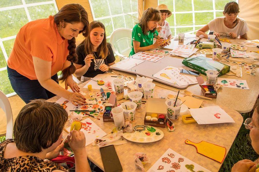 A master class in Urals-Siberian painting is held as part of the festival