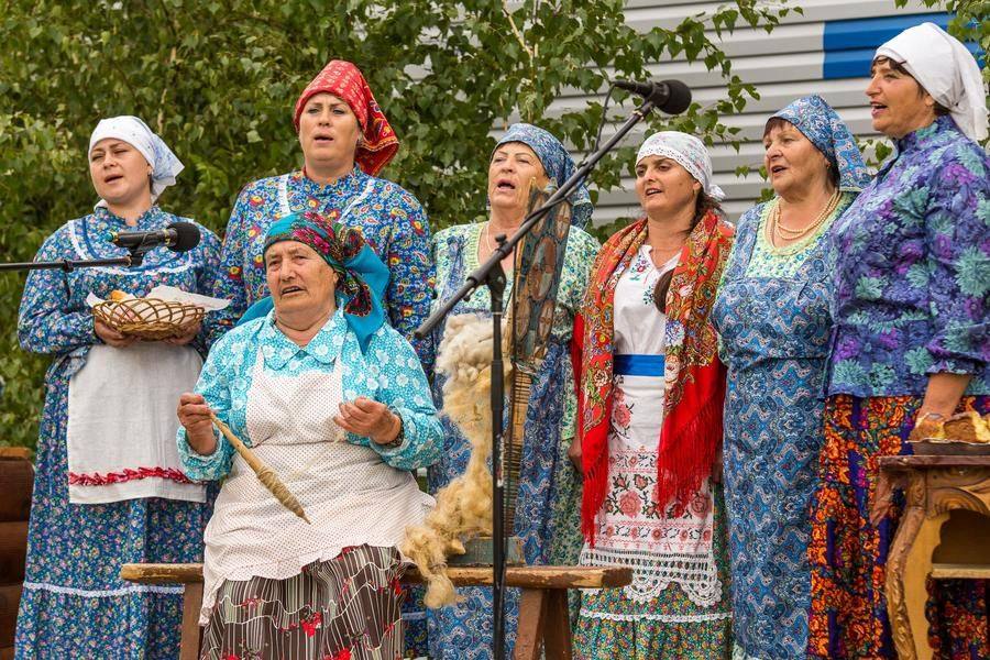 On stage are representatives of the neighbouring Chistovskoye rural settlement