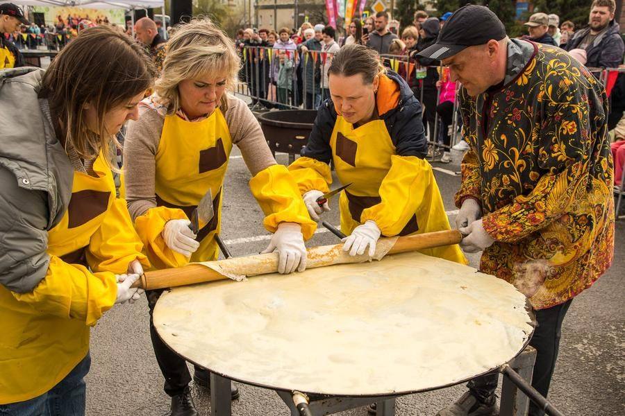…otherwise it’ll be hard to flip the giant pancake neatly to the other side
