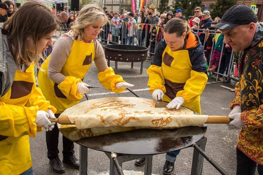 A few more careful moves, and the pancake is ready to go back on the heat