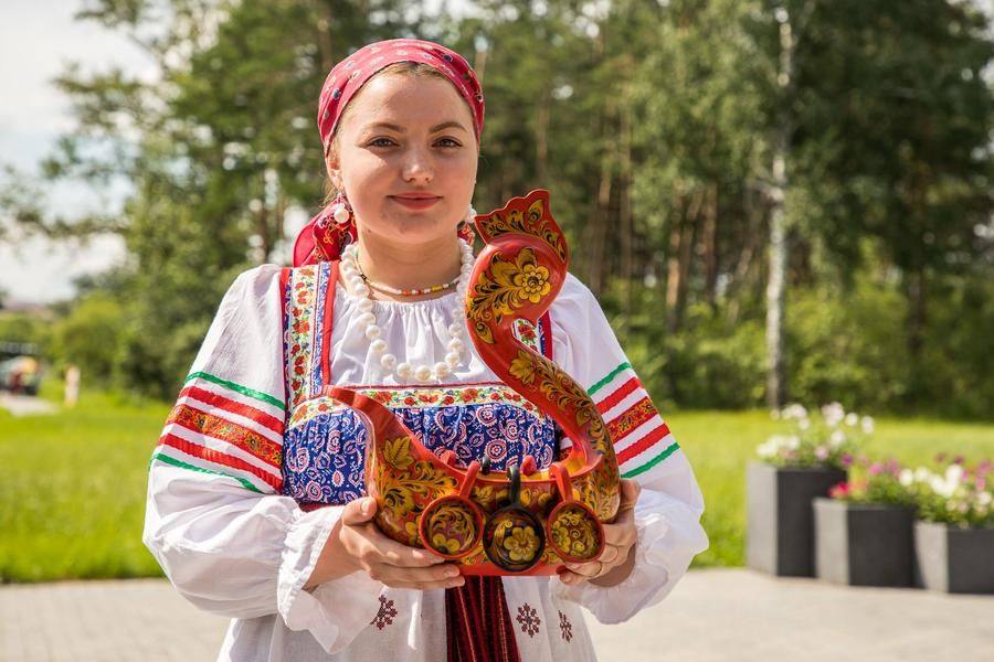 By the organizers’ plan, the best performer today will take home the traditional cup…