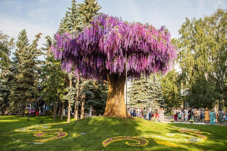 We’ve already met “The Tree of Life” — and it’s impossible to miss it on your walk