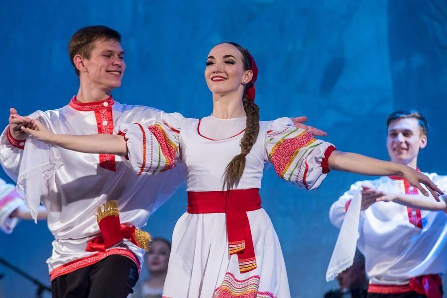 The number “Rejoice, Siberia” is the very essence of the beauty of folk dance…