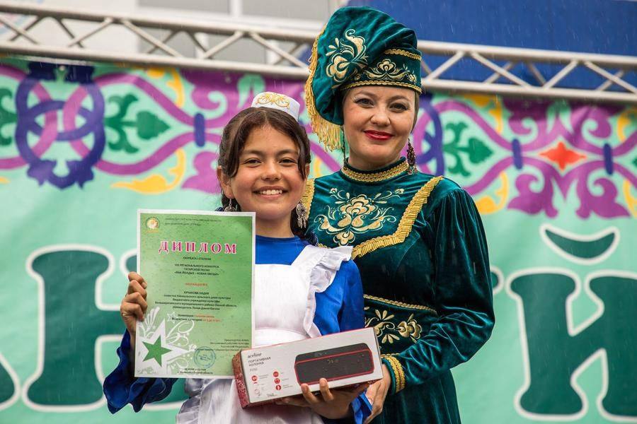 The awards ceremony embraced everyone, including the prize‑winners of the Tatar song contest