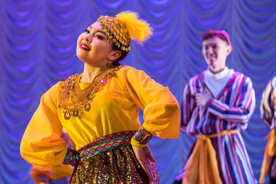 The unique plasticity reveals clear distinctions from the dances of other nations