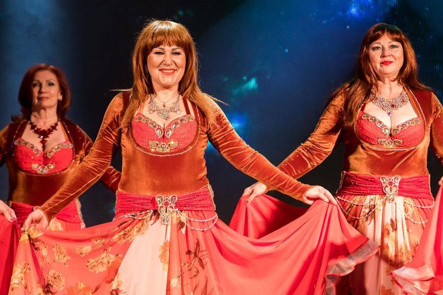 Svetlana Shirokova’s hobby class takes the stage to a new tabla piece