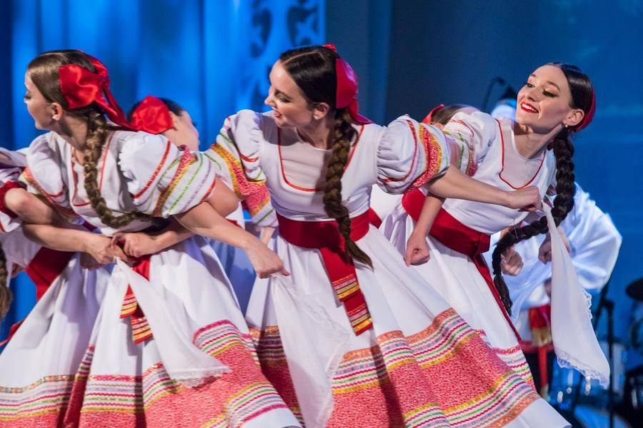 The women were just spinning solo — now they’re whirling together as one