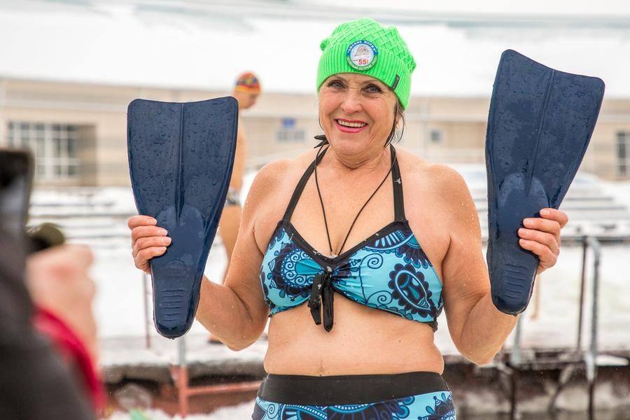 Flippers mean speed: they require more effort and better train the heart and lungs