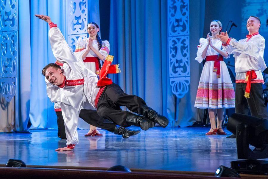 For example, crossing the entire stage in a striking low leap