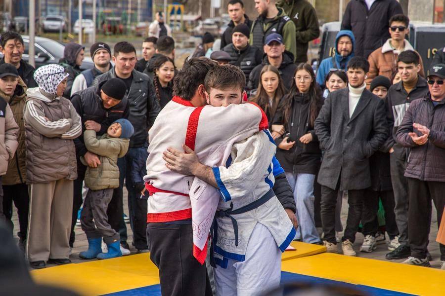 Paying homage to an opponent is a mandatory attribute of wrestling competitions