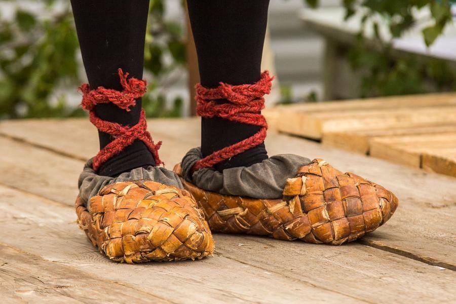 Even the footwear in this set is authentic — bast shoes made of birch bark