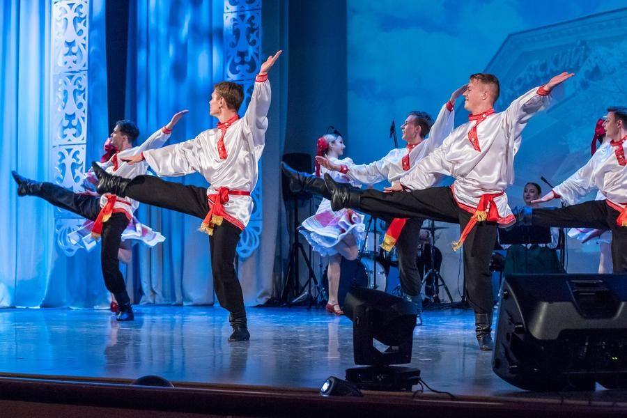 Or showcasing breathtaking synchronization
