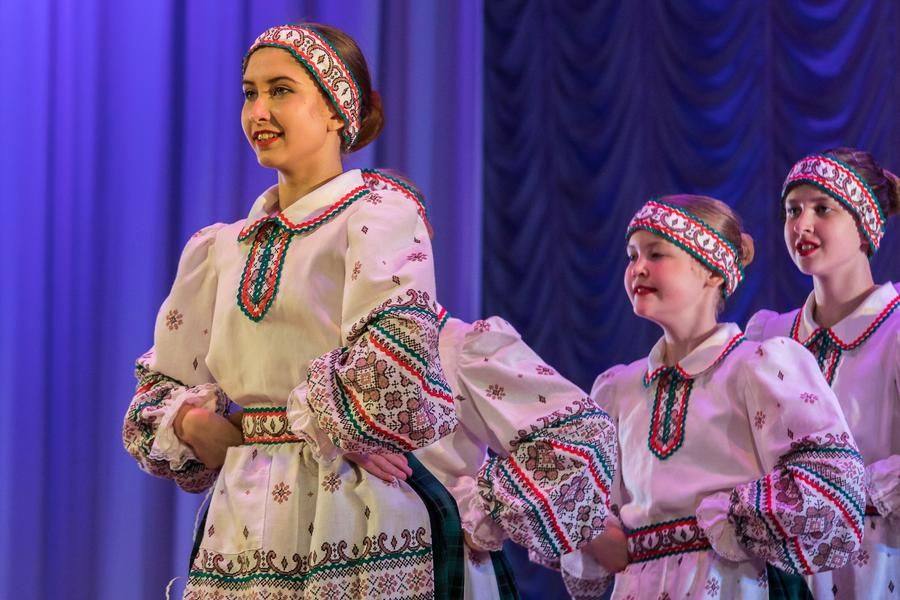Children’s Art School No. 13’s “On the Wings of Dance” performs the Belarusian dance “Calling the Spring”