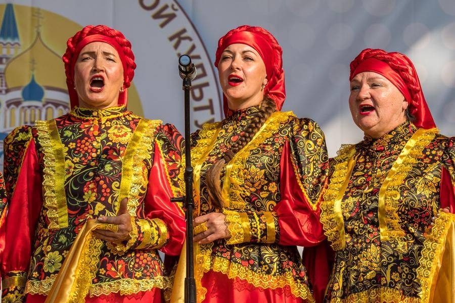 And now the microphones are with the “Siberian Girls” ensemble (Cherlaksky District)