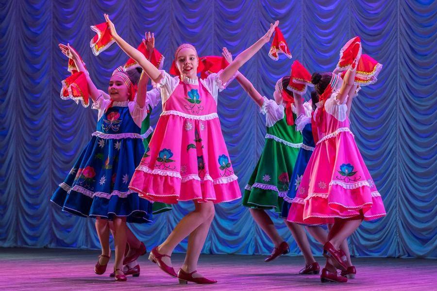 Their dance “Oh, I Was Dancing” brings the one‑and‑a‑half‑hour concert to a vibrant, joyful close