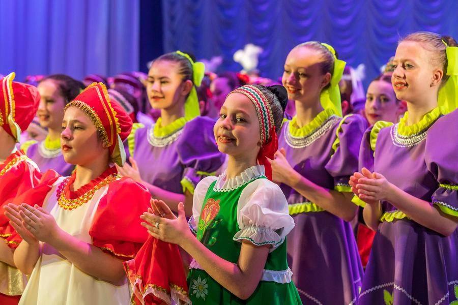 More than two hundred performers are invited onto the stage for the grand finale