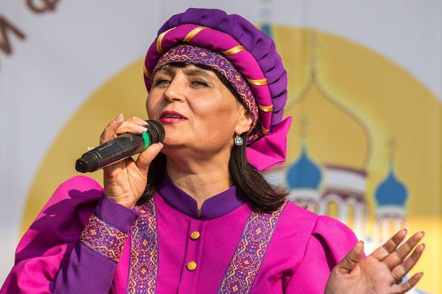 The “Ashberry” vocal ensemble (Novovarshavsky District) added even more emotion