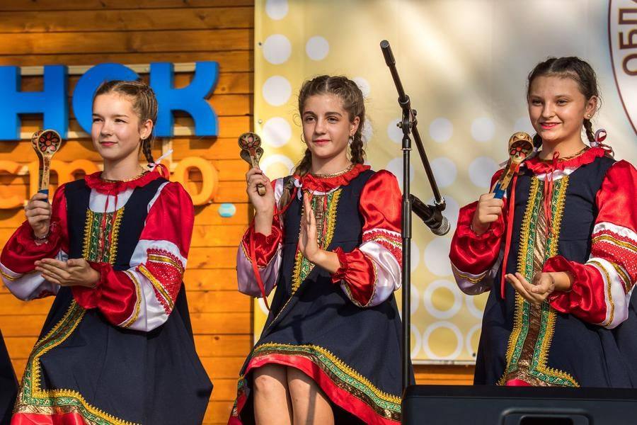 The highlight of the program — the “Cheerful” spoon players’ ensemble (Moskalensky District)