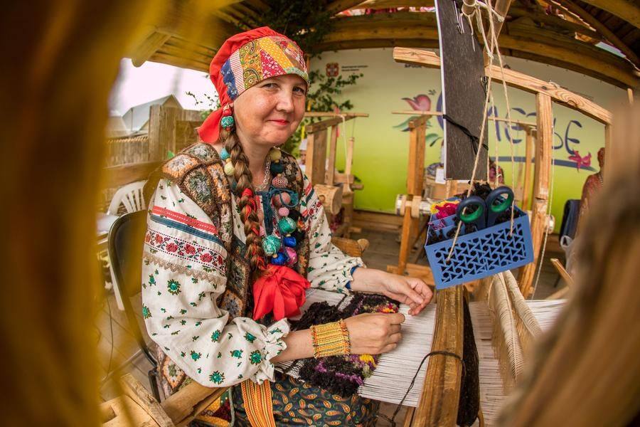 Tyumen preserves the history of Siberian carpet weaving and keeps the craft alive