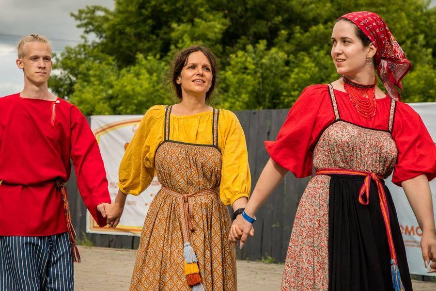 The steady, meditative song makes it easy to admire the beautiful costumes