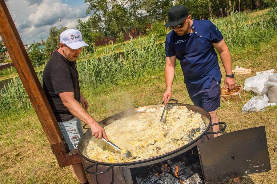 Meanwhile, Omsk chefs have prepared a “sizzler” for them