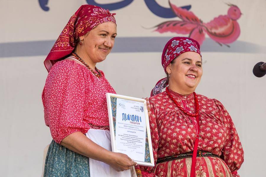 …and also to those from the Ural‑Siberian painting contest