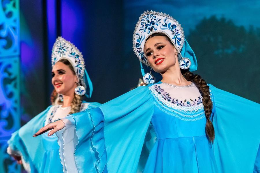 For three and a half minutes, only the female dancers are on stage