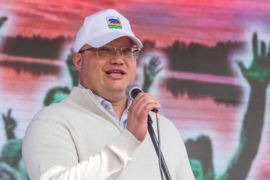 His right‑hand man at the festival was the head of the district Anton Volkov