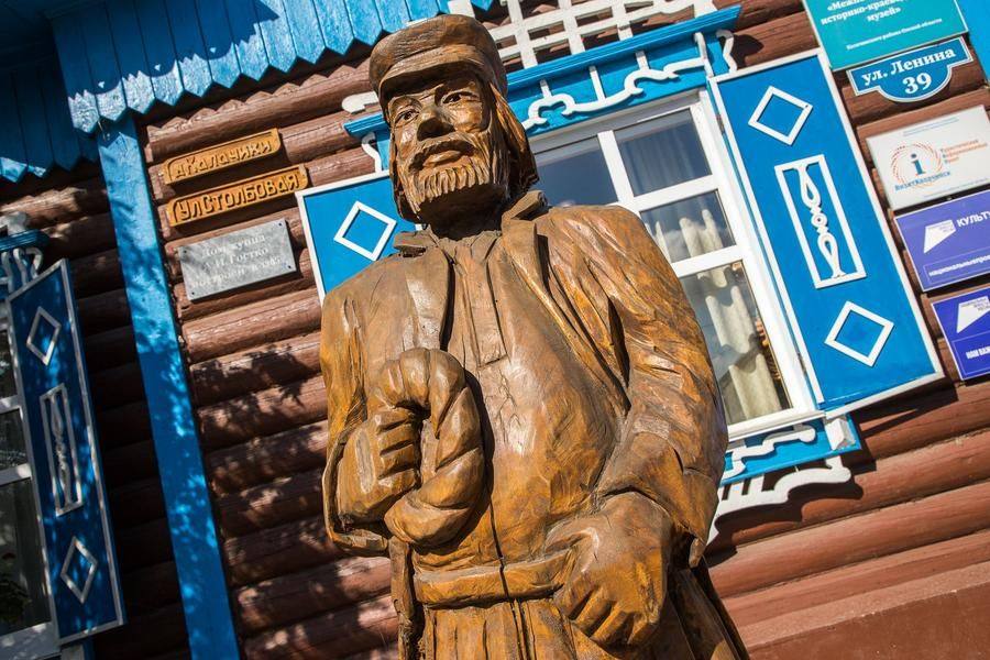 This solid building was erected in 1905 by the local merchant Arkady Gostko