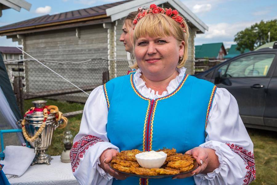 …and, of course, treat visitors to potato pancakes with sour cream