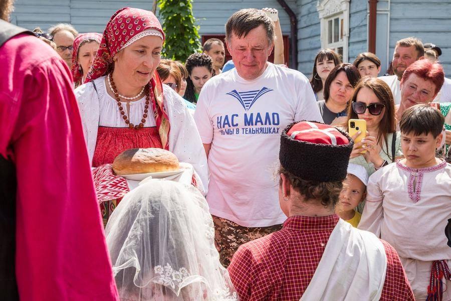 Parental blessing is an essential part of the ritual
